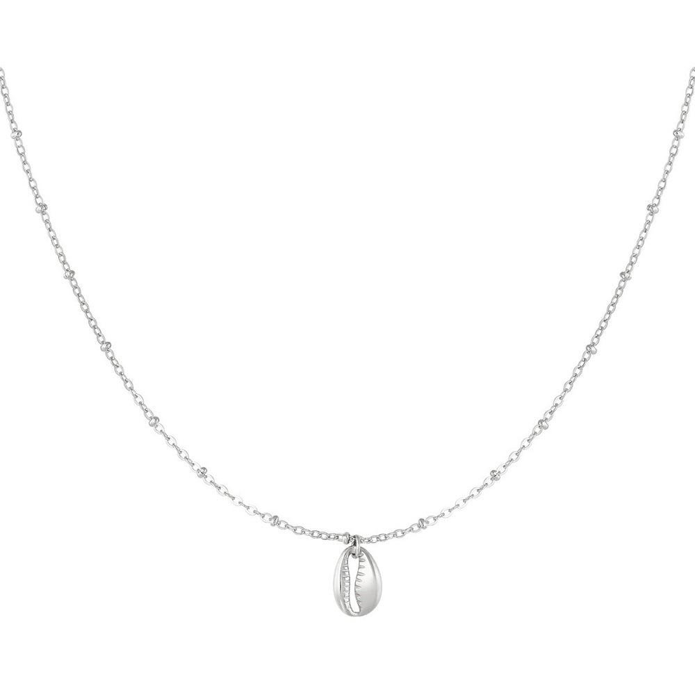 Ketting Sea Lover Zilver, subtiele ketting met schelp als bedel. De ketting is gemaakt van stainless steel, hierdoor is de ketting waterproof en nikkelvrij. De schelpenketting is te bestellen op www.jenelry.com