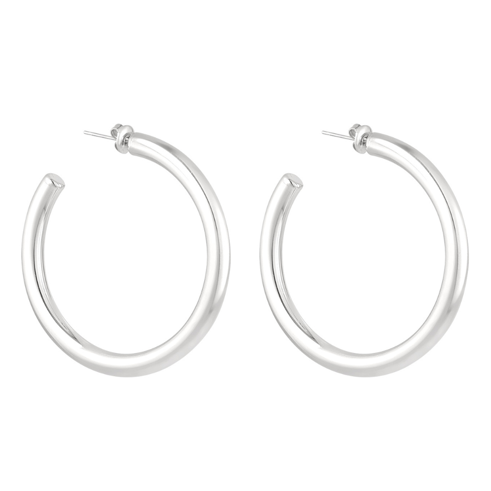Grote hoops zilver Stainless Steel, de grove oorbellen zijn gemaakt van stainless steel, hierdoor zijn ze waterproof en nikkelvrij. De hoops zijn te bestellen op www.jenelry.com