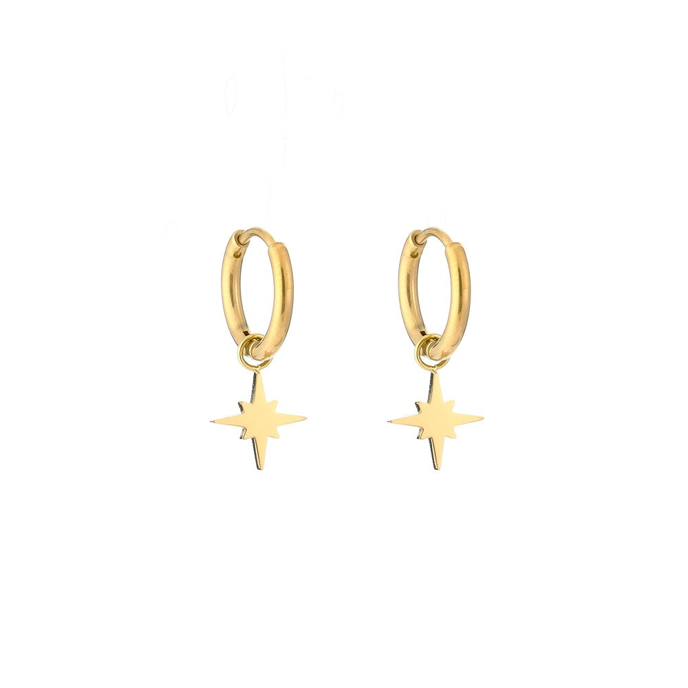 Waterproof Oorbellen Rising Star Goud, deze gouden oorbellen zijn waterproof, dit betekent dat deze oorbellen niet verkleuren als ze in aanraking komen met water. De oorbellen zijn nikkelvrij en hypoallergeen. De oorbellen zijn verkrijgbaar in het goud en zilver. De oorbellen zijn te bestellen op www.jenelry.com
