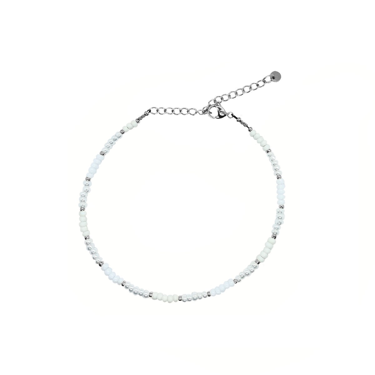 Waterproof armband Beach Days Zilver, deze armband is gemaakt van de hoogste kwaliteit rocailles. Het armbandje heeft een stainless steel sluiting en is waterproof. De armband is wit met zilver