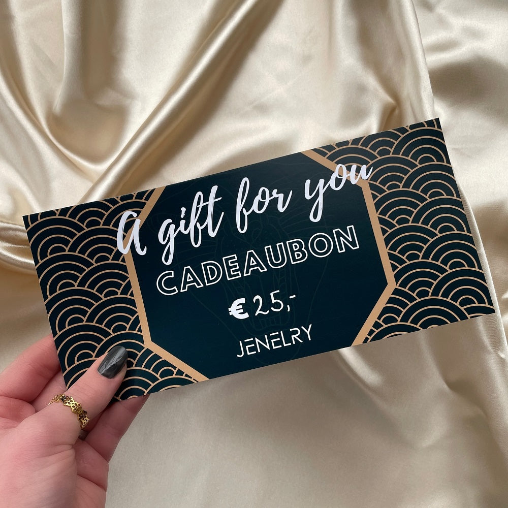 Cadeaubon Waterproof Sieraden! Is je beste vriendin, moeder, tante of oma jarig? En heb jij geen idee wat je cadeau moet geven? Wij hebben dé oplossing; een cadeaukaart! De giftcard wordt feestelijk verpakt en naar je adres verzonden, dan kun je hem zelf cadeau geven!