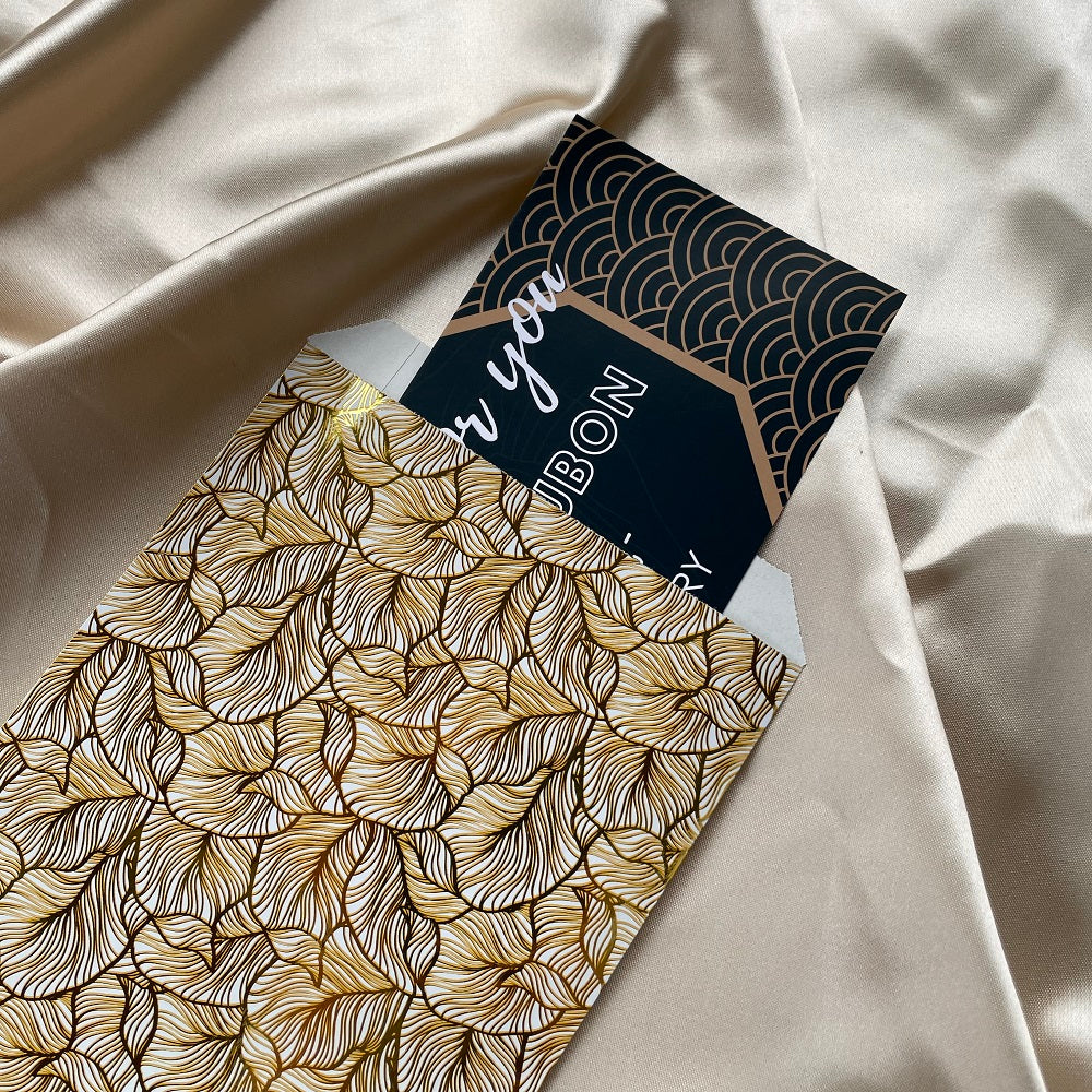 Cadeaubon Waterproof Sieraden! Is je beste vriendin, moeder, tante of oma jarig? En heb jij geen idee wat je cadeau moet geven? Wij hebben dé oplossing; een cadeaukaart! De giftcard wordt feestelijk verpakt en naar je adres verzonden, dan kun je hem zelf cadeau geven!