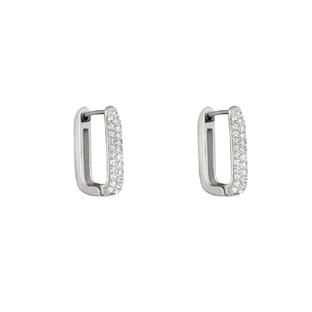 Waterproof oorbellen zilver met diamantjes. Glamour oorbellen die niet verkleuren. Zilveren waterproof oorbellen die niet verkleuren. De oorbellen zijn zilver en hebben als detail kleine steentjes. De oorbellen zijn nikkelvrij.