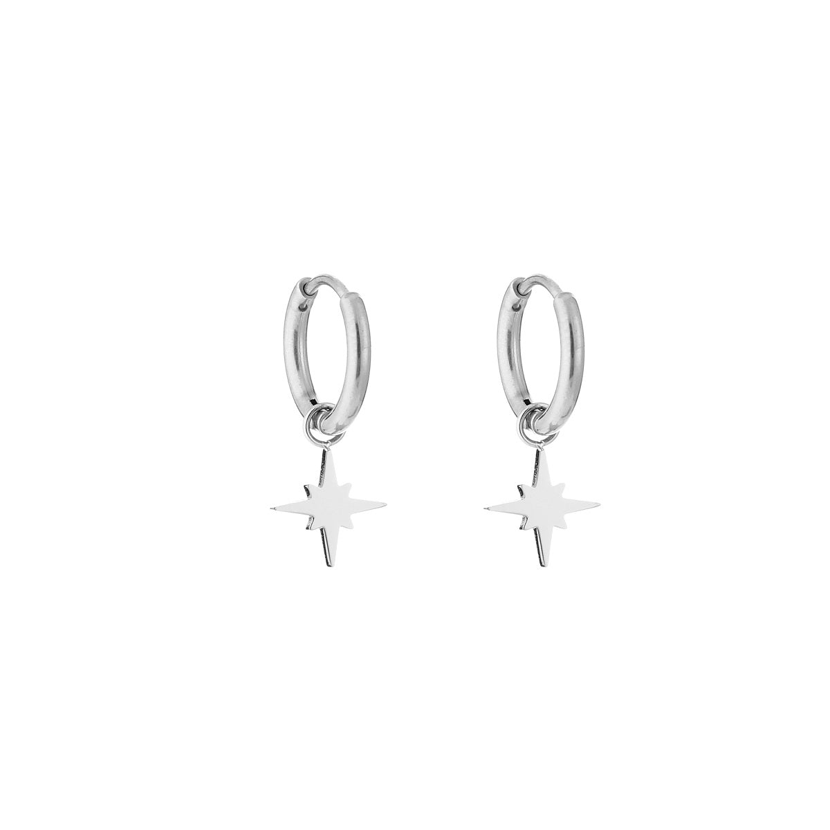 Waterproof Oorbellen Rising Star Zilver, deze zilveren oorbellen zijn waterproof, dit betekent dat deze oorbellen niet verkleuren als ze in aanraking komen met water. De oorbellen zijn nikkelvrij en hypoallergeen. De oorbellen zijn verkrijgbaar in het goud en zilver. De oorbellen zijn te bestellen op www.jenelry.com
