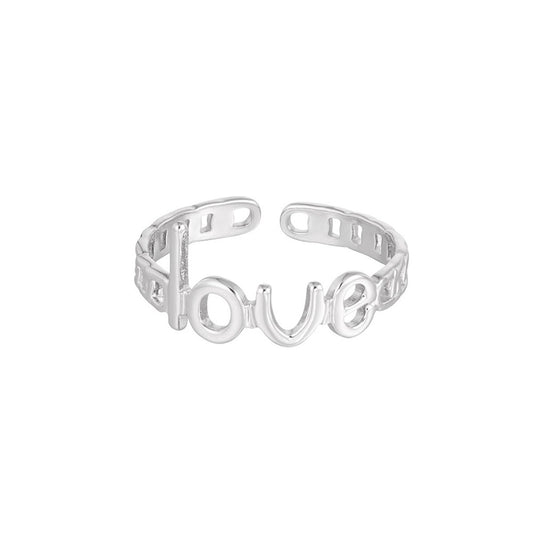 Ring Love Letters Zilver, deze stainless steel ring is waterproof en nikkelvrij. De ring is subtiel en is verkrijgbaar in het goud en zilver. De ring is te bestellen op www.jenelry.com