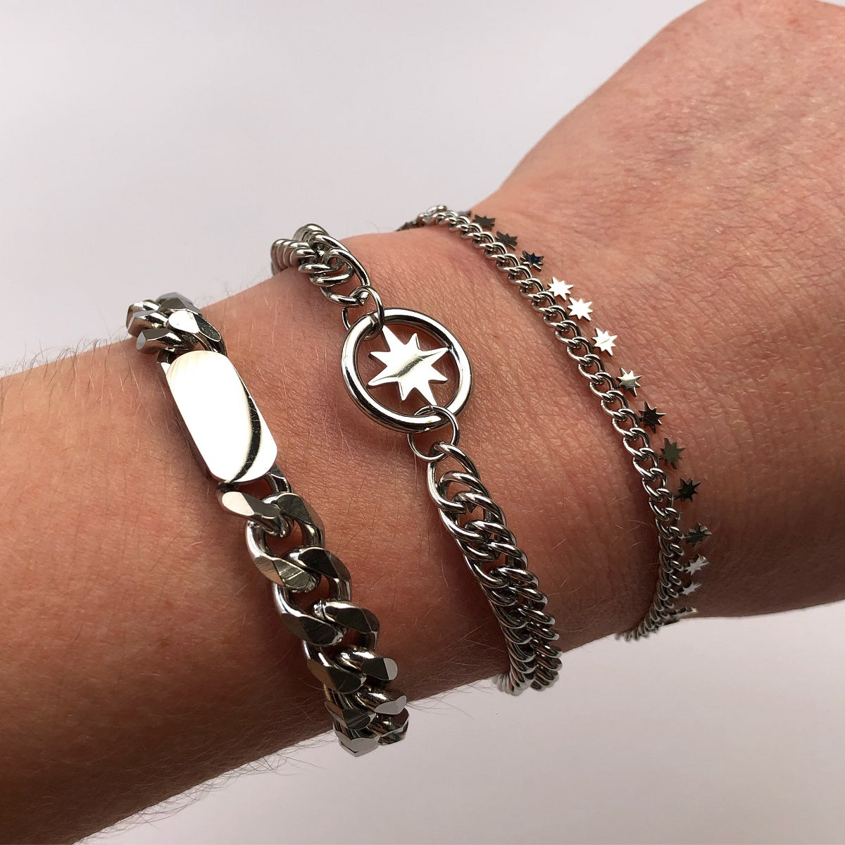 Waterproof armband Chunky Chain Star, gemaakt van stainless steel. De armband zilver verkleurt niet en blijft mooi. Deze waterproof armband is verkrijgbaar in het goud en zilver. www.jenelry.com