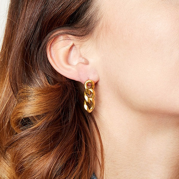 Waterproof stainless steel oorbellen goud, chunky chain oorbellen in het goud. De oorbellen zijn waterproof en gemaakt van stainless steel, hierdoor verkleuren ze niet.