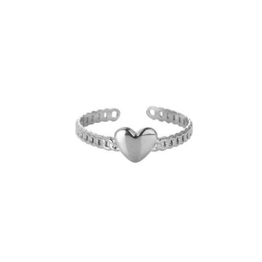 Waterproof ring met hartje in het zilver. De Ring Love Zilver is waterproof, de ring verkleurt niet. De ring is waterproof en gemaakt van Stainless Steel. De ring blijft mooi en verkleurt niet. De ring is verstelbaar en past daardoor altijd. Neem nu een kijkje op www.jenelry.com